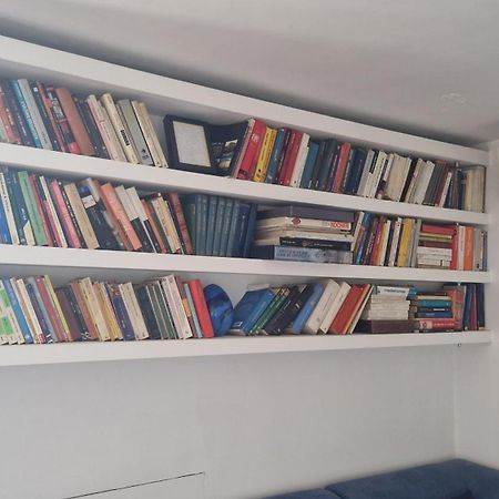 Casa Di Libri - Delizioso Appartamento A 10 Min Da Trastevere Rome Buitenkant foto