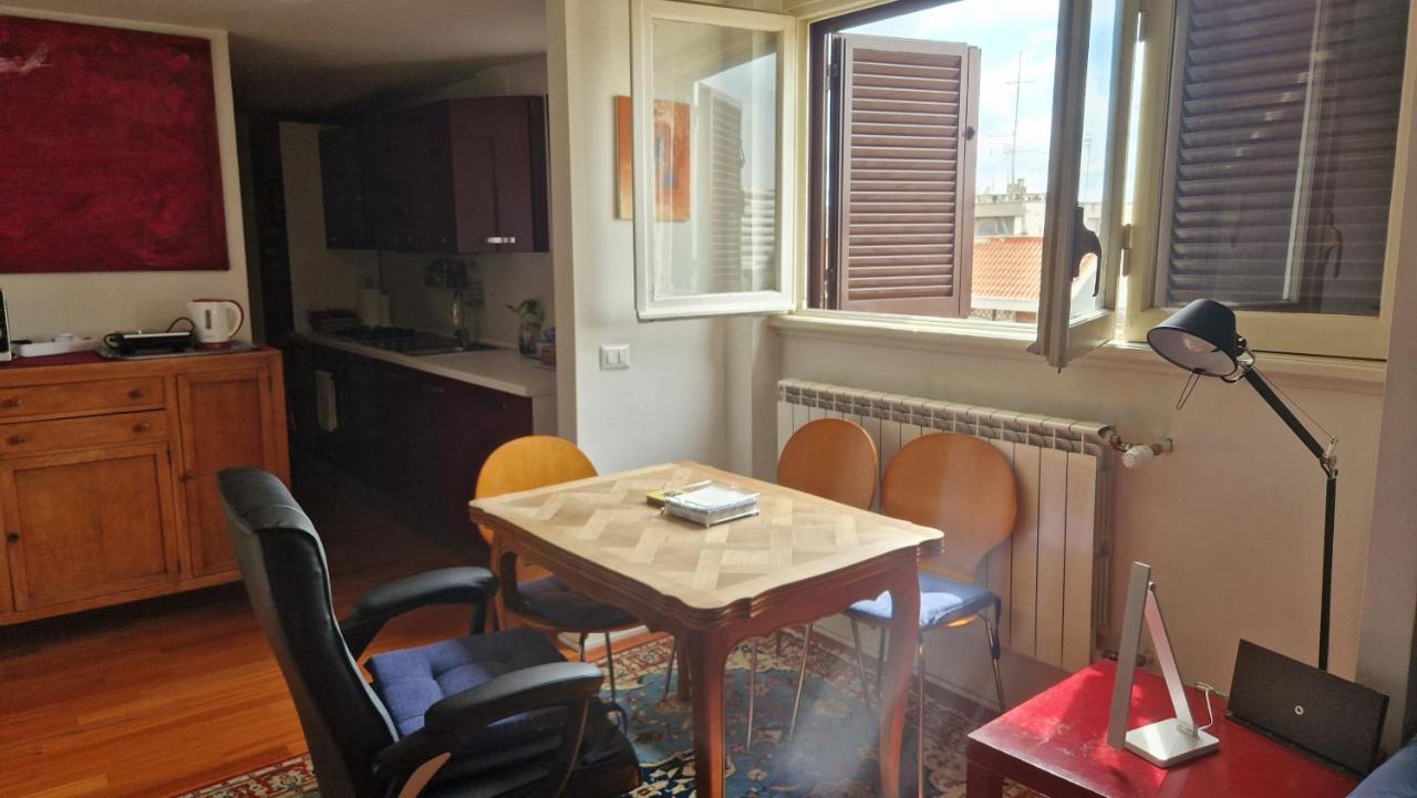Casa Di Libri - Delizioso Appartamento A 10 Min Da Trastevere Rome Buitenkant foto