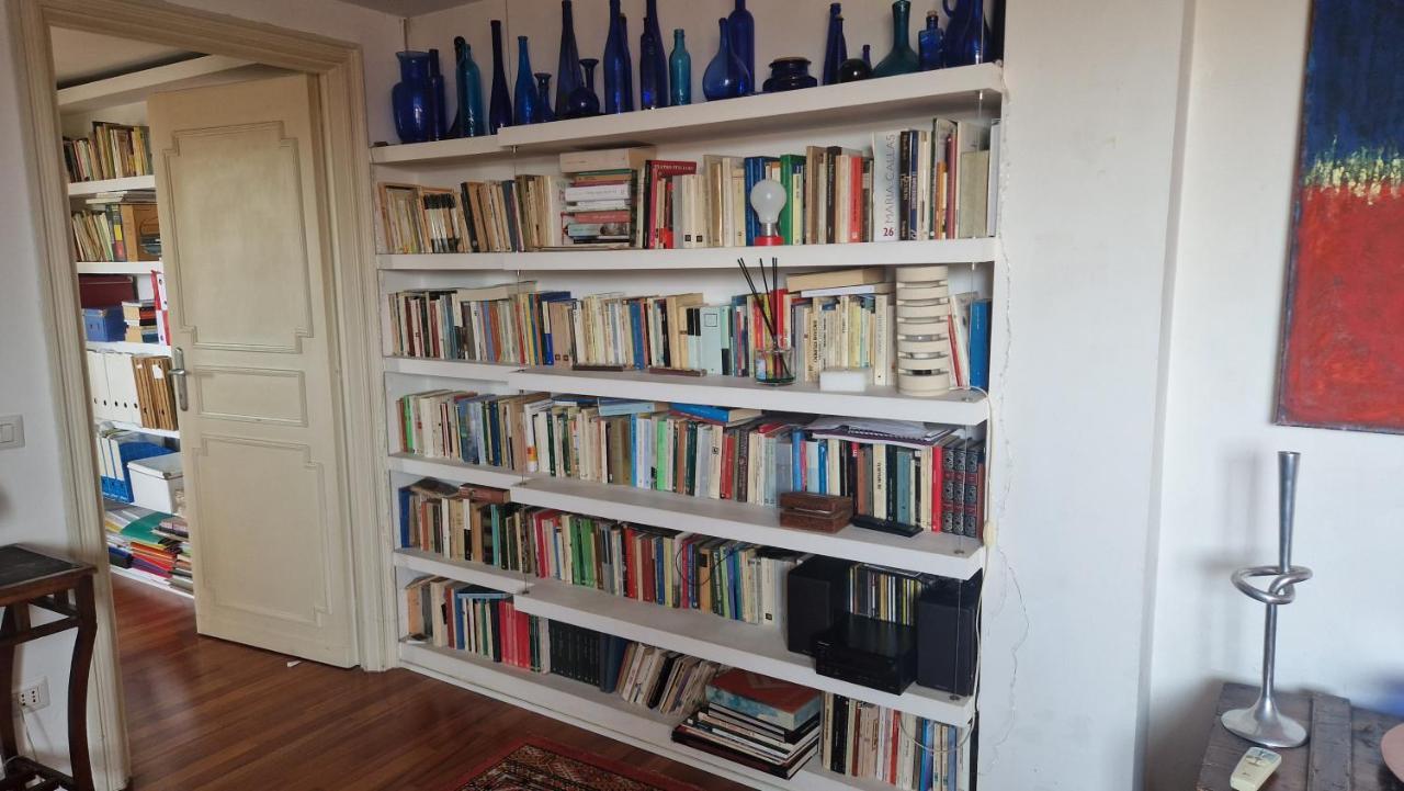 Casa Di Libri - Delizioso Appartamento A 10 Min Da Trastevere Rome Buitenkant foto